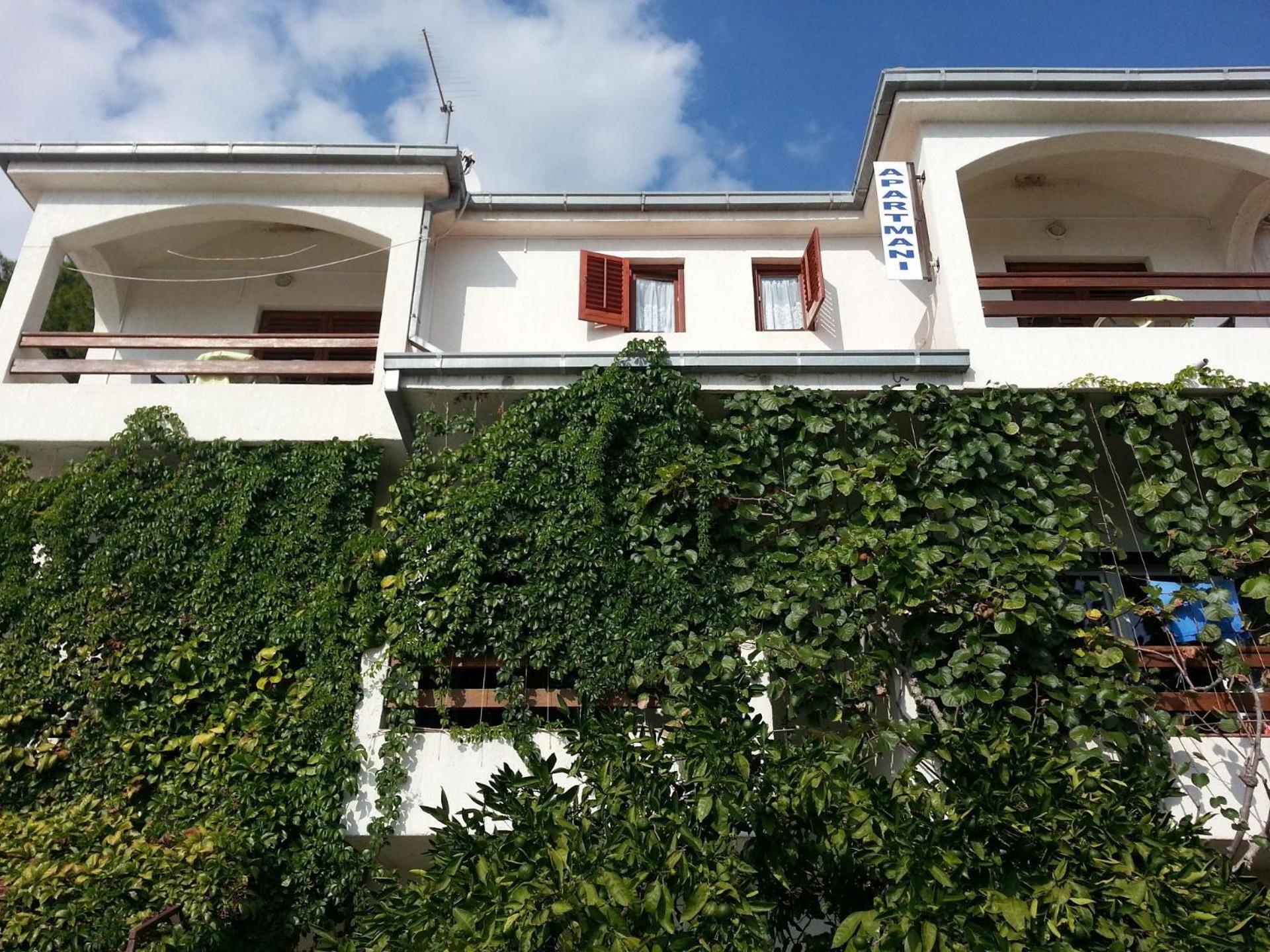 Apartments Neva Sumpetar Екстер'єр фото